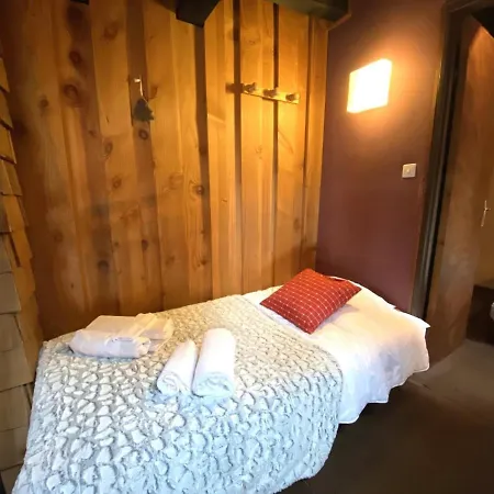 La Pomme De Pin 2 Avec Terrasse Apartment *